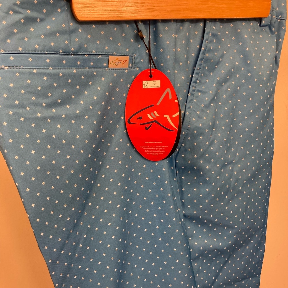 Men’s golf shorts